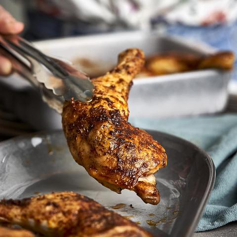 Genaue Zeitangabe: So lange brauchen Hähnchenschenkel im Backofen