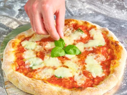 Backzeit für hausgemachte Pizza: Was ist ideal? Backzeit für hausgemachte Pizza: Was ist ideal?