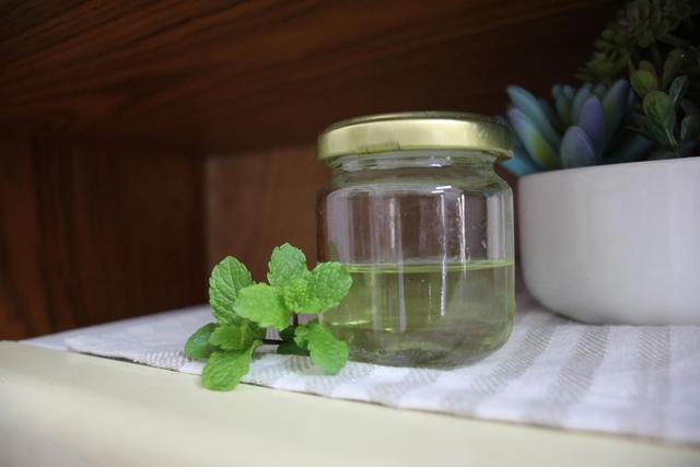 Wie du Pfefferminzöl selbst herstellen kannst: Schritt-für-Schritt-Anleitung Wie du Pfefferminzöl selbst herstellen kannst: Schritt-für-Schritt-Anleitung