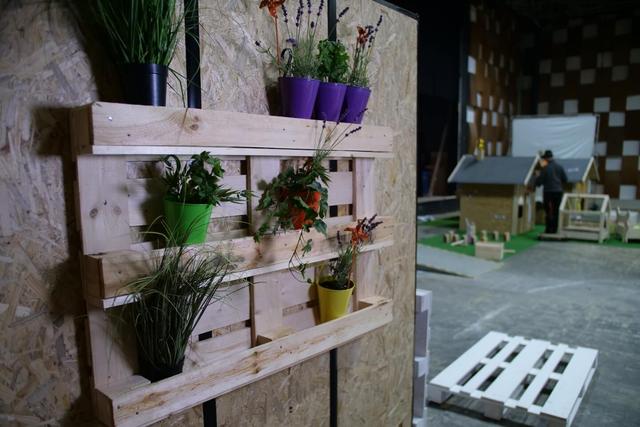 Schritt-für-Schritt-Anleitung: Pflanzenregal selber bauen für Balkon oder Terrasse Schritt-für-Schritt-Anleitung: Pflanzenregal selber bauen für Balkon oder Terrasse