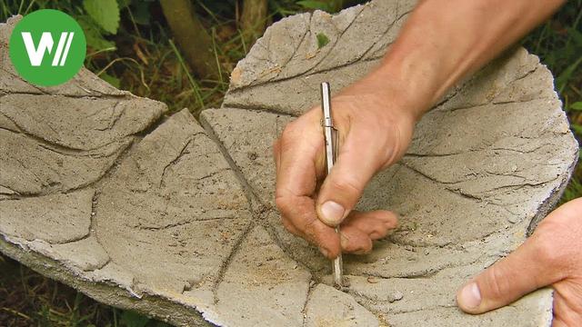 Praxis-Video: Rhabarberblatt aus Beton gießen - Tolle Dekoration für den Garten Praxis-Video: Rhabarberblatt aus Beton gießen - Tolle Dekoration für den Garten