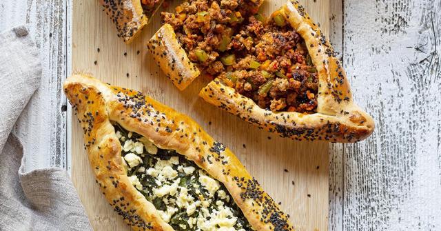 Backe deine eigene Pide: Ein authentisches Rezept für den unvergleichlichen Geschmack Backe deine eigene Pide: Ein authentisches Rezept für den unvergleichlichen Geschmack