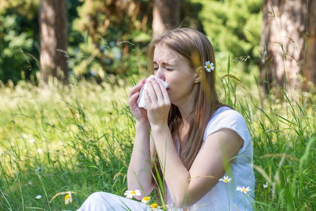 Tipps gegen Pollenallergie: So lindern Sie die Symptome effektiv Tipps gegen Pollenallergie: So lindern Sie die Symptome effektiv