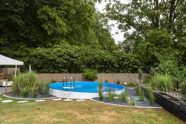 Der Traum vom eigenen Pool im Garten: Erfahren Sie, wie Sie ihn selbst mauern können Der Traum vom eigenen Pool im Garten: Erfahren Sie, wie Sie ihn selbst mauern können