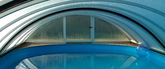 Flexibel und einfach: Schwimmbadüberdachung aus Luftpolsterplane selbst aufbauen - Schutz und Preis im Vergleich Flexibel und einfach: Schwimmbadüberdachung aus Luftpolsterplane selbst aufbauen - Schutz und Preis im Vergleich