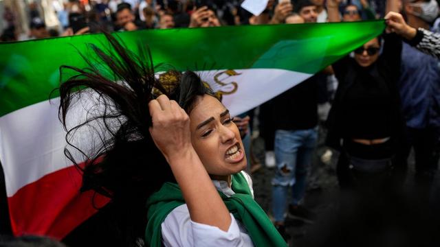 3. Proteste im Iran nach dem Tod von Mahsa Amini: Was ist geschehen? 3. Proteste im Iran nach dem Tod von Mahsa Amini: Was ist geschehen?