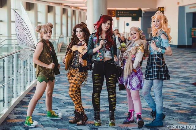 Schritt-für-Schritt Anleitung: So erstellen Sie Ihr eigenes Punk Kostüm Schritt-für-Schritt Anleitung: So erstellen Sie Ihr eigenes Punk Kostüm