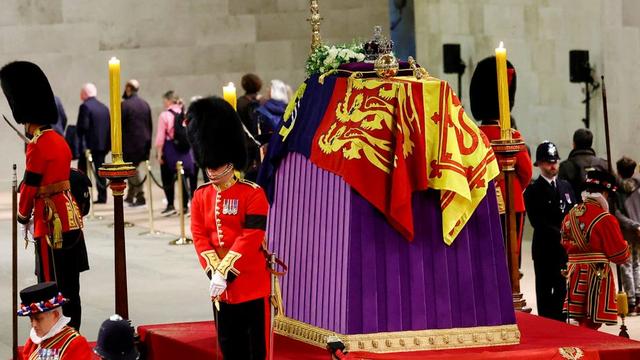 Die geheimnisvolle Ausstattung des königlichen Sarges der Queen