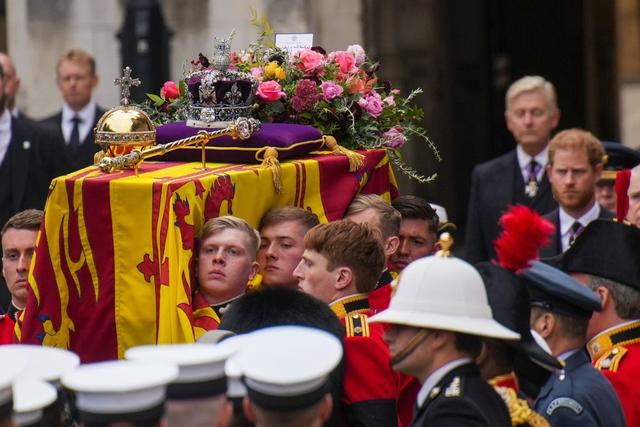 Der Sarg der Queen: Ein Blick auf seine einzigartigen Merkmale und Inhalte