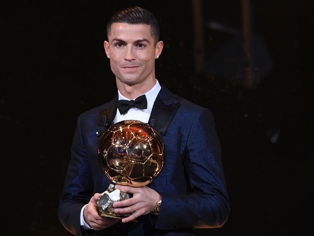 Cristiano Ronaldo: Der Kampf um den goldenen Ball in diesem Jahr Cristiano Ronaldo: Der Kampf um den goldenen Ball in diesem Jahr
