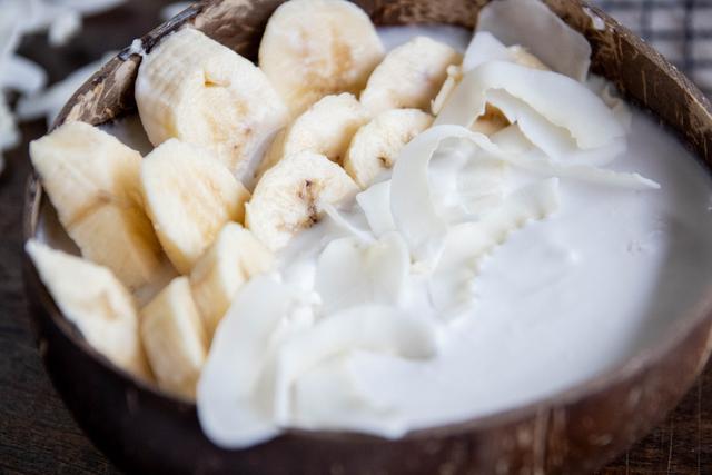 Gesunder Genuss: So gelingt dir der perfekte Kokosjoghurt zuhause Gesunder Genuss: So gelingt dir der perfekte Kokosjoghurt zuhause