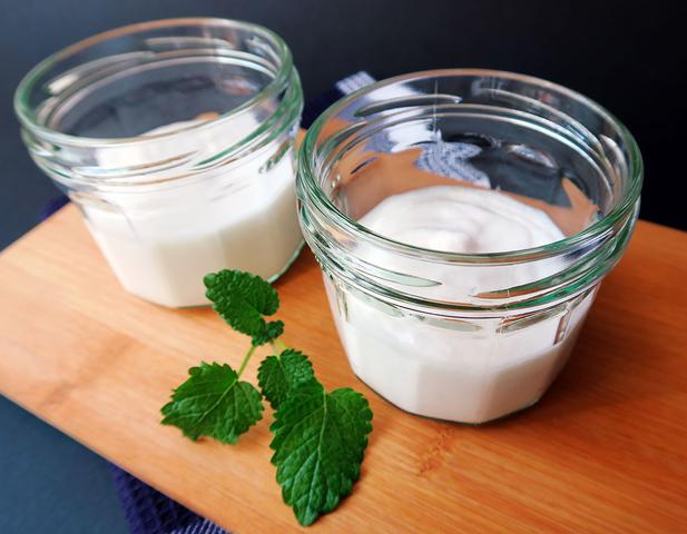 Cremiger Kokosjoghurt ohne Zusatzstoffe - so einfach geht Cremiger Kokosjoghurt ohne Zusatzstoffe - so einfach geht
