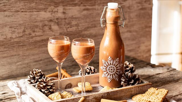 Spekulatius-Likör: Cremige Variante des beliebten Weihnachtsgebäcks selbst zubereiten Spekulatius-Likör: Cremige Variante des beliebten Weihnachtsgebäcks selbst zubereiten