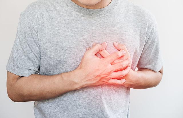 Symptome und Behandlung von Rippenfellentzündung: Was Sie wissen sollten Symptome und Behandlung von Rippenfellentzündung: Was Sie wissen sollten