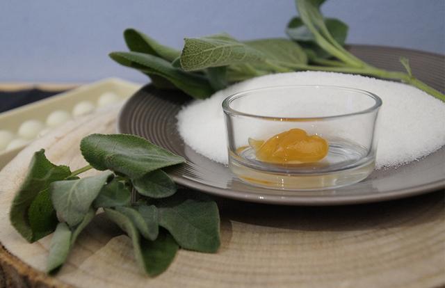 Salbeibonbons selbstgemacht: Natürliche Hilfe bei Halskratzen und Husten