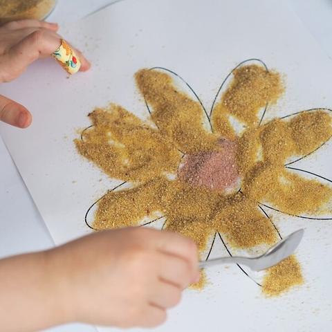 DIY-Sandbilder: So einfach können Sie Ihre eigenen Kunstwerke gestalten DIY-Sandbilder: So einfach können Sie Ihre eigenen Kunstwerke gestalten