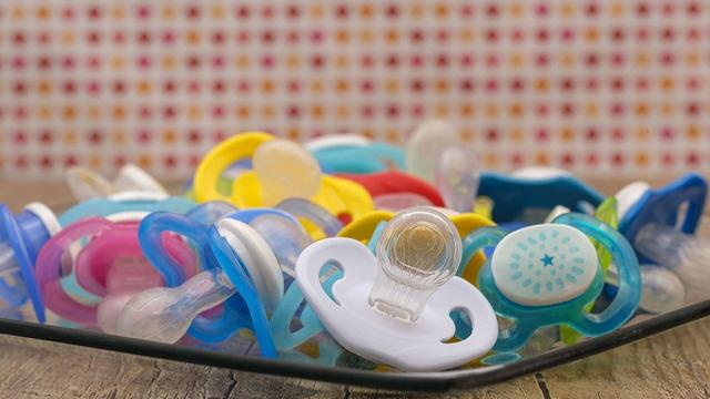 Die besten Methoden, um den Schnuller loszuwerden Die besten Methoden, um den Schnuller loszuwerden