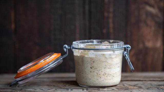 Natürlicher Sauerteig: So gelingt die eigene Herstellung zu Hause Natürlicher Sauerteig: So gelingt die eigene Herstellung zu Hause