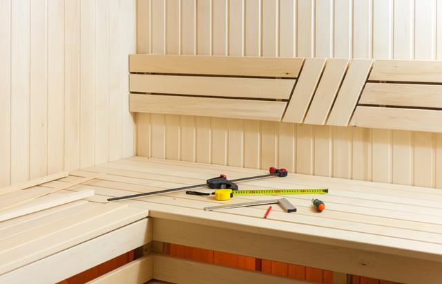 Sauna selbst bauen oder aufbauen lassen? Ein Kostenvergleich Sauna selbst bauen oder aufbauen lassen? Ein Kostenvergleich