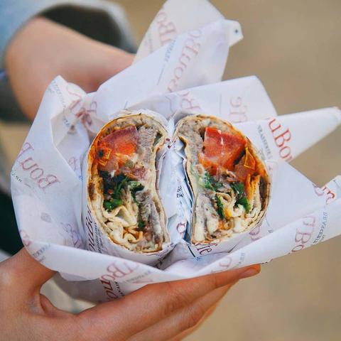 Schawarma: Eine kulinarische Köstlichkeit aus dem Libanon Schawarma: Eine kulinarische Köstlichkeit aus dem Libanon