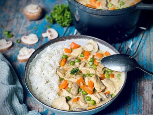 Schnelles Hühnerfrikassee: Einfach selbst gemacht! Schnelles Hühnerfrikassee: Einfach selbst gemacht!