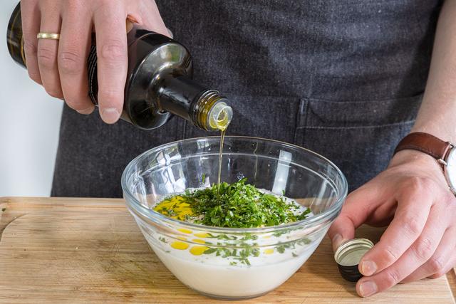 Schnelles und einfaches Joghurtdressing wie im Restaurant