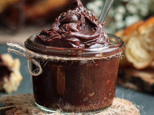 Selbstgemachte Schokocreme ohne Zusatzstoffe: Schnelles und leckeres Rezept Selbstgemachte Schokocreme ohne Zusatzstoffe: Schnelles und leckeres Rezept