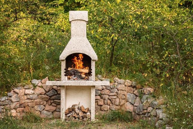 Bauanleitung für einen stabilen Grillkamin aus Leichtbeton Bauanleitung für einen stabilen Grillkamin aus Leichtbeton