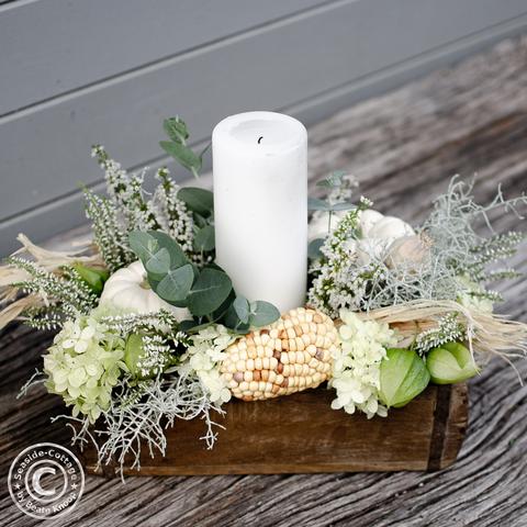 Trendige Boho-Herbstgestecke mit weißen Dekoelementen selber machen Trendige Boho-Herbstgestecke mit weißen Dekoelementen selber machen