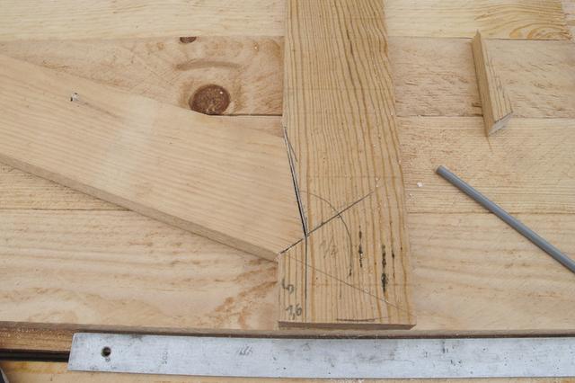 Einfach und günstig: Eine leichte Holztür selber bauen - Anleitung Einfach und günstig: Eine leichte Holztür selber bauen - Anleitung