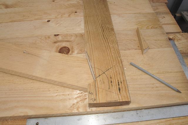 Keine schweren Türen mehr: Mit dieser Anleitung eine leichte Holztür selber bauen Keine schweren Türen mehr: Mit dieser Anleitung eine leichte Holztür selber bauen