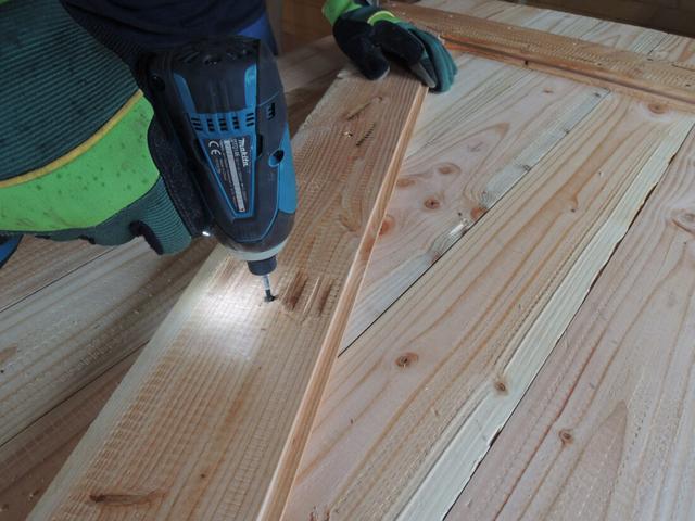 Schritt-für-Schritt-Anleitung: So baut ihr eine leichte Holztür selbst! Schritt-für-Schritt-Anleitung: So baut ihr eine leichte Holztür selbst!