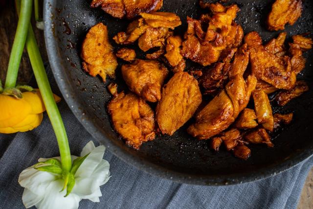 Vegane Köstlichkeit selbst gemacht: Seitan aus Weizeneiweiß Vegane Köstlichkeit selbst gemacht: Seitan aus Weizeneiweiß