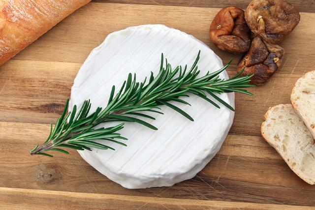 Weichkäse selber machen: Mit unseren Utensilien ganz einfach! Weichkäse selber machen: Mit unseren Utensilien ganz einfach!