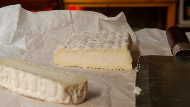 Käse selber machen: Reifung und Zubereitung von Camembert Käse selber machen: Reifung und Zubereitung von Camembert