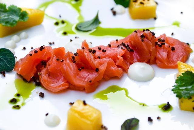 Qualität und Geschmack: So gelingt das Beizen von Lachs Qualität und Geschmack: So gelingt das Beizen von Lachs