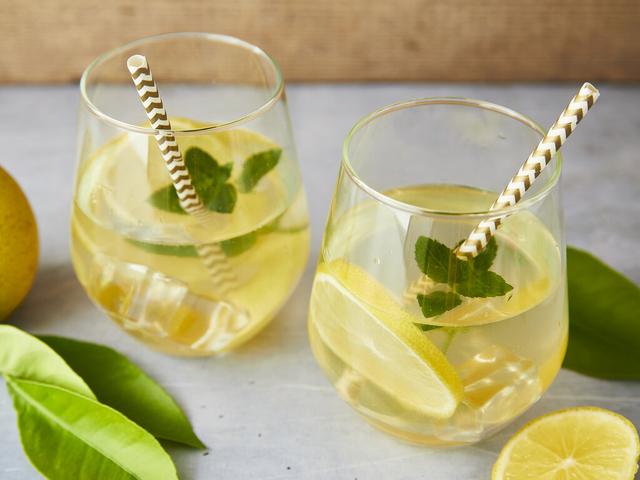 Leckere Zitronenlimonade selbstgemacht - Erfrischung pur!