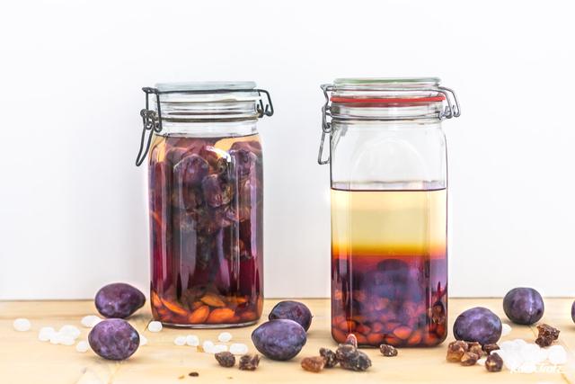 Selbstgemachter Amaretto aus Marillenkernen: Süßer Genuss zum Selbermachen Selbstgemachter Amaretto aus Marillenkernen: Süßer Genuss zum Selbermachen