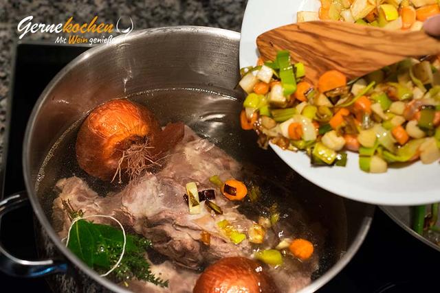 Rinderfond selber machen: Eine einfache Anleitung für köstlichen selbstgemachten Fond Rinderfond selber machen: Eine einfache Anleitung für köstlichen selbstgemachten Fond