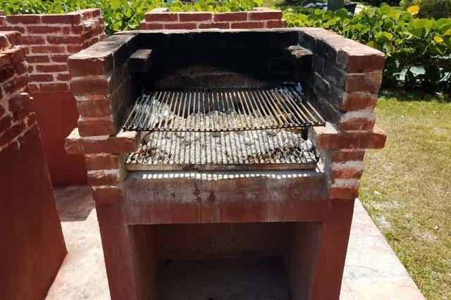 Einfache Lösungen für das Bauen eines Metallgrills zu Hause Einfache Lösungen für das Bauen eines Metallgrills zu Hause