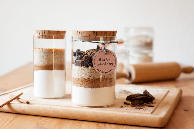 Backspaß im Glas: Leckere Backmischungen zum Verschenken selber machen Backspaß im Glas: Leckere Backmischungen zum Verschenken selber machen