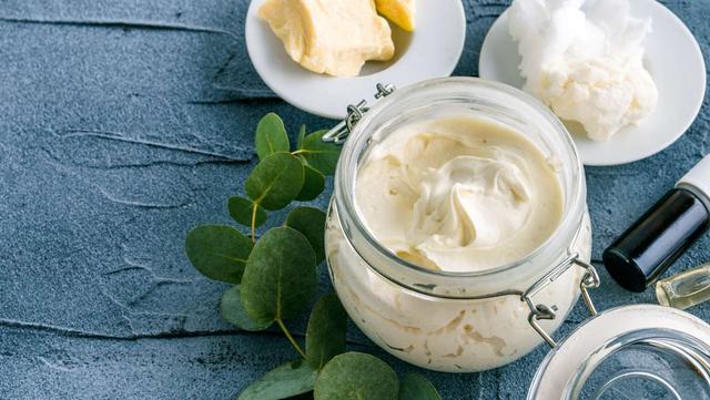 Natürliche Körperbutter selber machen - Anleitung und Tipps Natürliche Körperbutter selber machen - Anleitung und Tipps