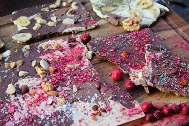 Selbstgemachte Bruchschokolade: Perfektes Geschenk aus der Küche