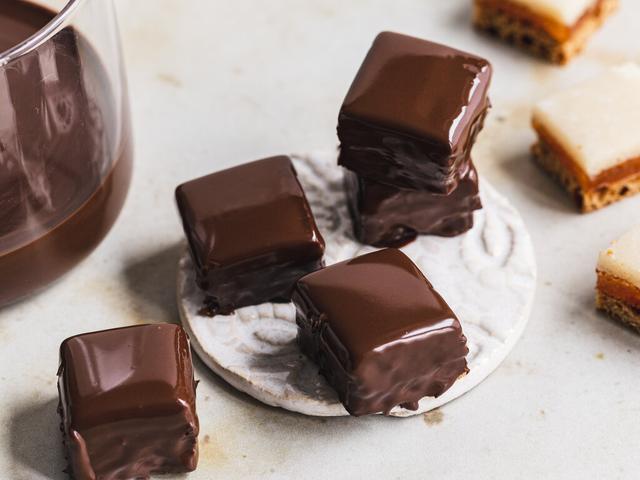 Selbstgemachte Dominosteine: So gelingt die süße Köstlichkeit