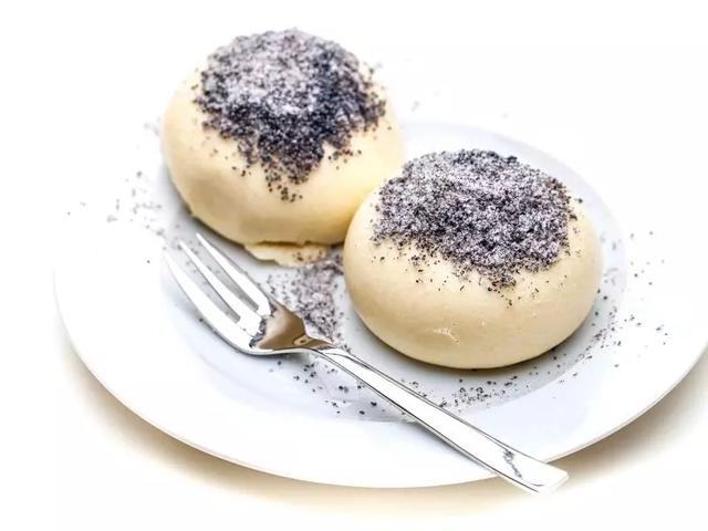 Selbstgemachte Germknödel: Der perfekte Genuss für gemütliche Abende Selbstgemachte Germknödel: Der perfekte Genuss für gemütliche Abende