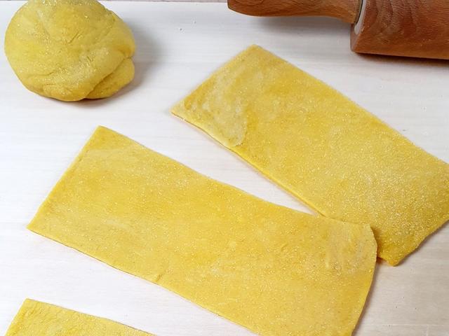 Das Geheimnis perfekter Lasagne: Selbstgemachte Platten Das Geheimnis perfekter Lasagne: Selbstgemachte Platten