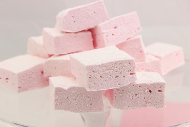 Wo bekomme ich Gelatinepulver her? Tipps zum Einkauf für selbstgemachte Marshmallows Wo bekomme ich Gelatinepulver her? Tipps zum Einkauf für selbstgemachte Marshmallows