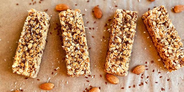 Leckere Müsliriegel selber machen - einfach und gesund! Leckere Müsliriegel selber machen - einfach und gesund!