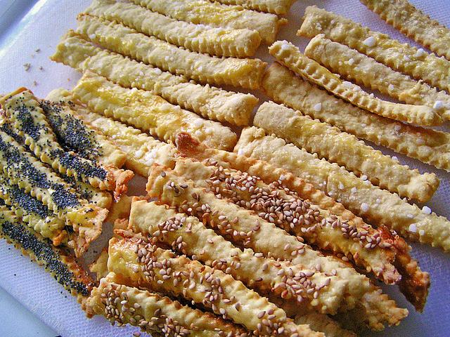 Omas bewährtes Rezept für selbstgemachte Salzstangen Omas bewährtes Rezept für selbstgemachte Salzstangen