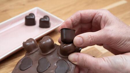 Naschkatzen aufgepasst: Pralinen selbst gemacht mit Silikonformen Naschkatzen aufgepasst: Pralinen selbst gemacht mit Silikonformen